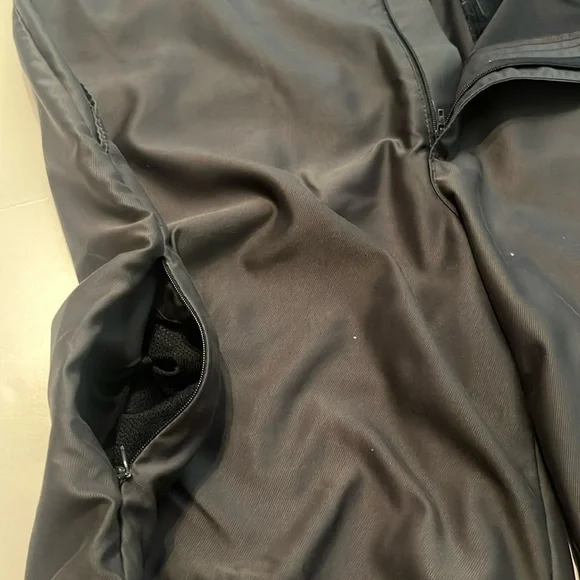 Columbia Sportswear Dark Gray Men's Shorts Size 36 - Picture 11 of 14